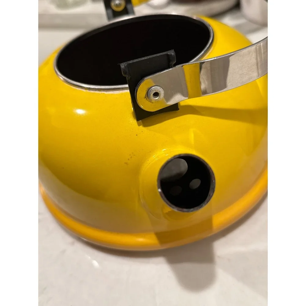 Le Creuset Tea Kettle 1.7Qt Soleil Yellow Orange Whistling Enamel Stovetop Read*